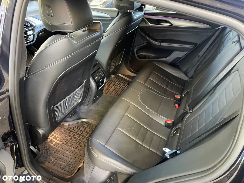 BMW X4 - 10