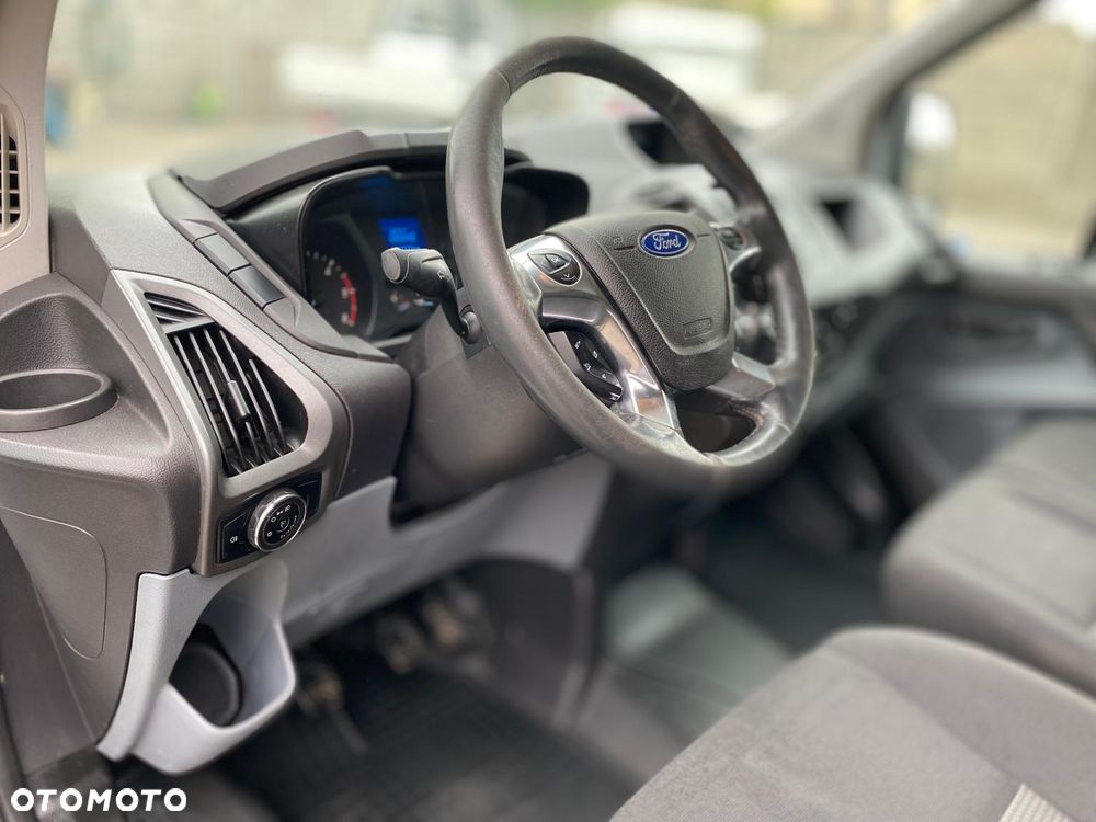 Ford TRANSIT CUSTOM - 9