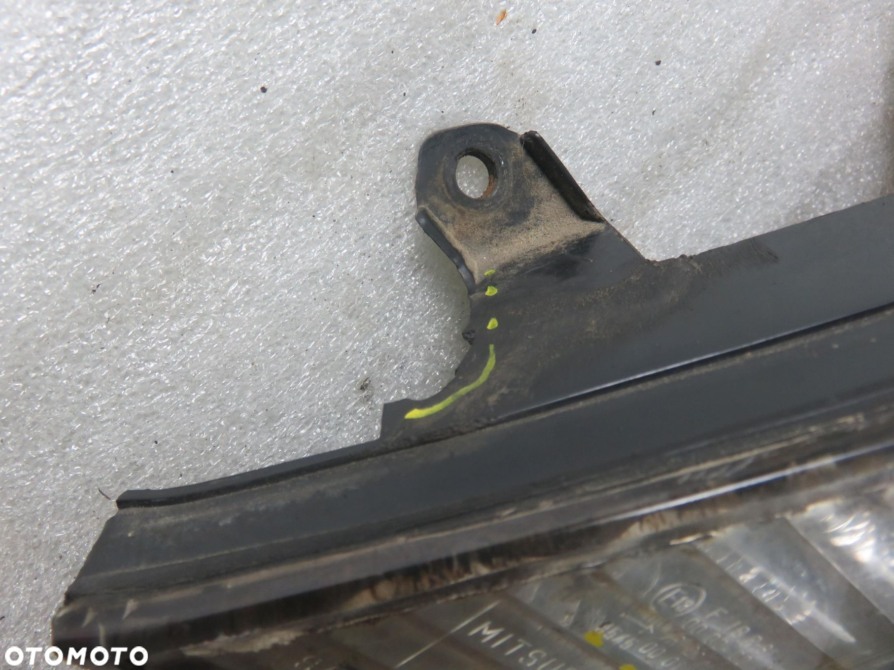 LAMPA PRAWA TYLNA SUBARU IMPREZA II - 3
