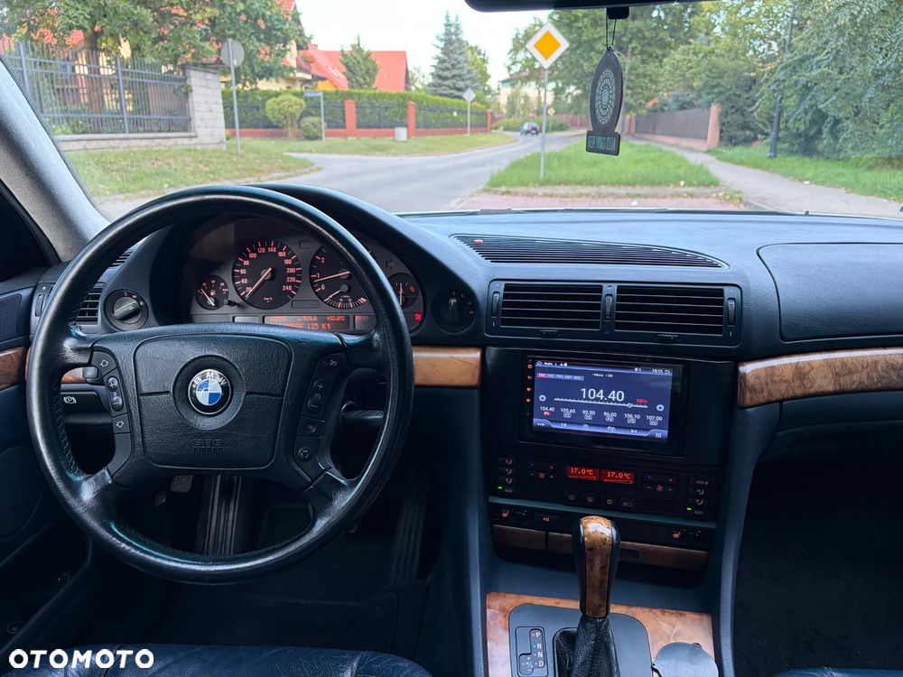 BMW Seria 7 - 10