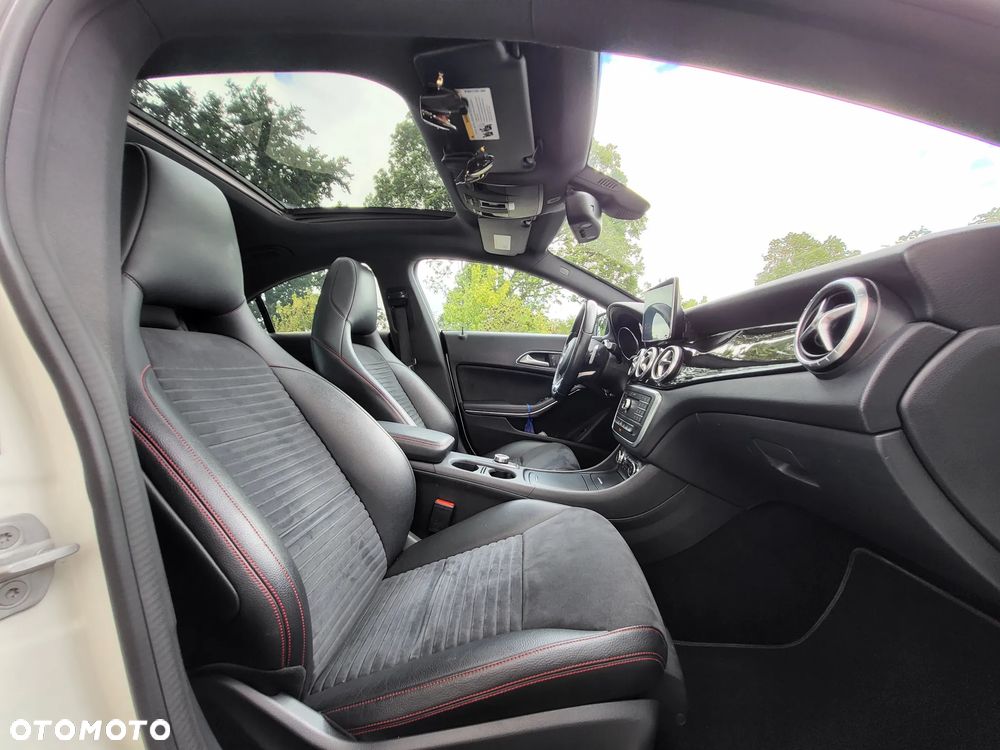 Mercedes-Benz CLA 250 4Matic 7G-DCT AMG Line - 20