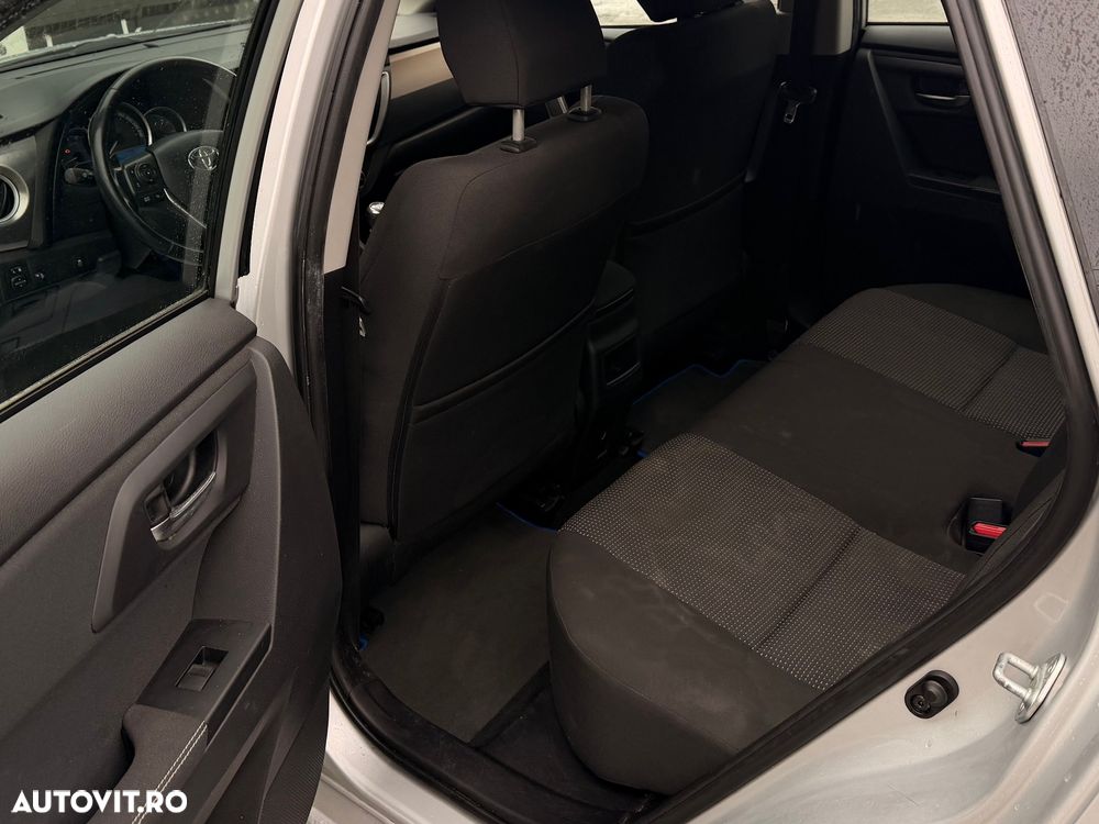 Toyota Auris 1.4 D-4D Unique - 17