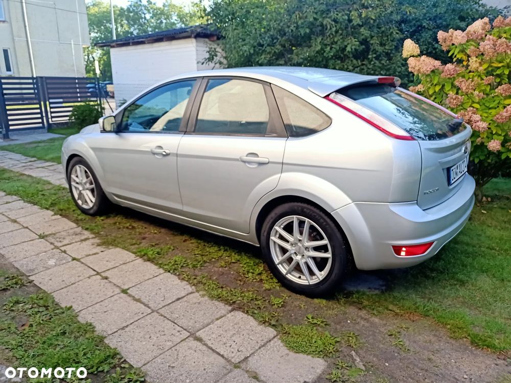 Ford Focus 1.6 Trend - 10