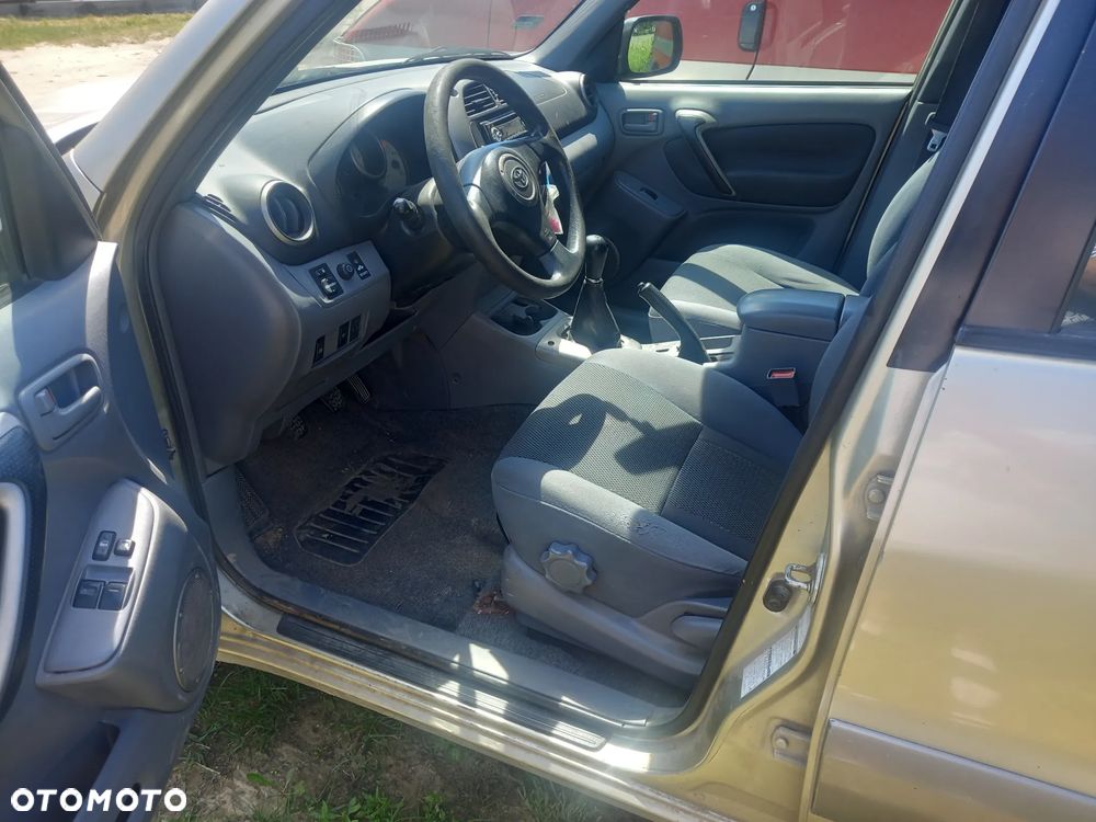 Toyota RAV4 2.0 D-4D 4x4 - 10