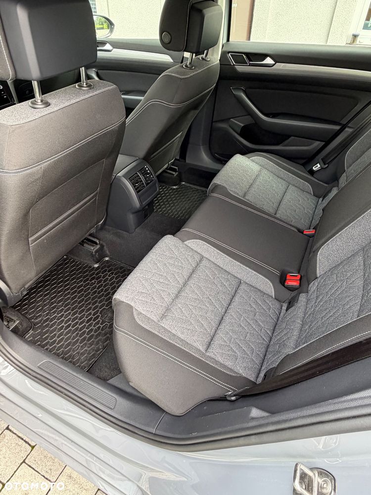 Volkswagen Passat - 19