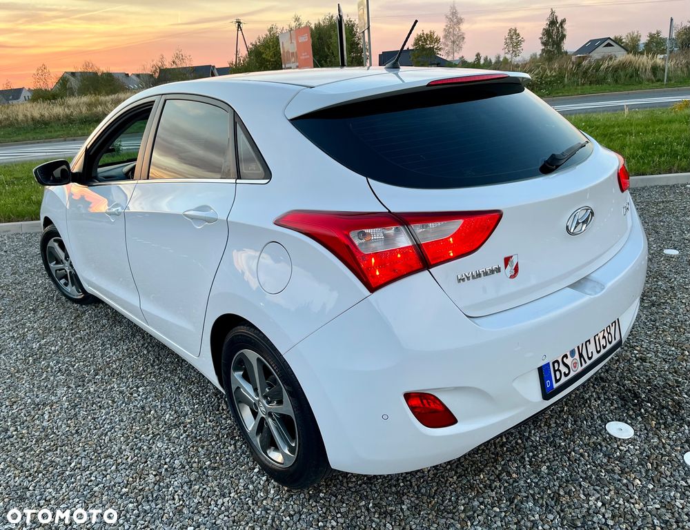 Hyundai i30 1.4 Intro Edition - 2