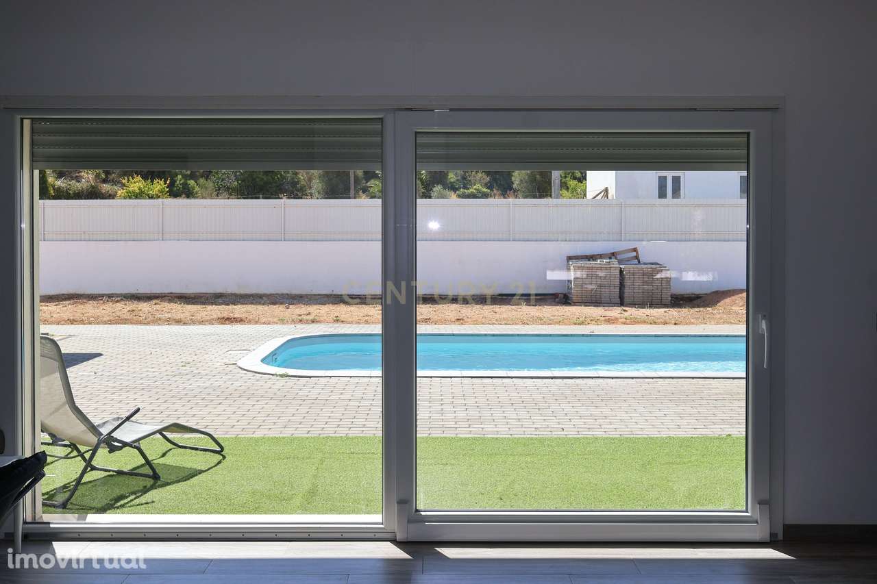 Moradia T4 com Piscina e Proximidade ao Golfe em Portimão - Grande imagem: 2/60