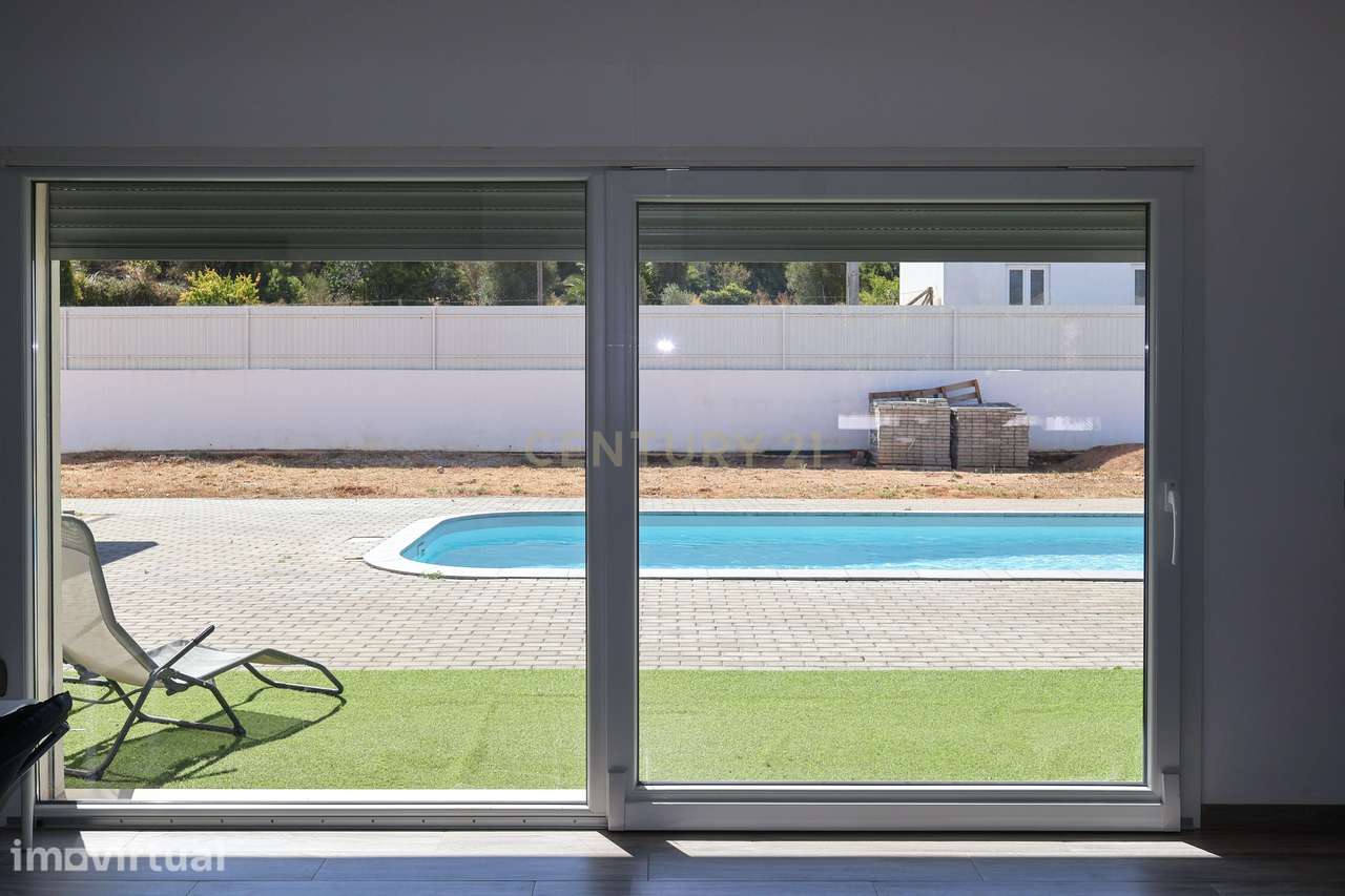 Moradia T4 com Piscina e Proximidade ao Golfe em Portimão - Grande imagem: 2/60