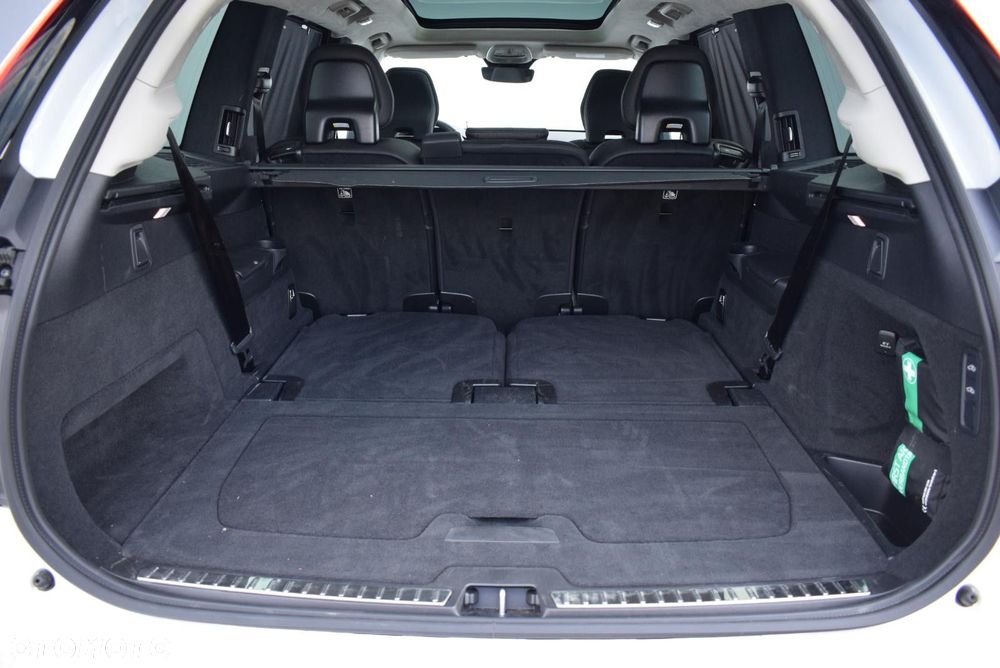 Volvo XC 90 - 35