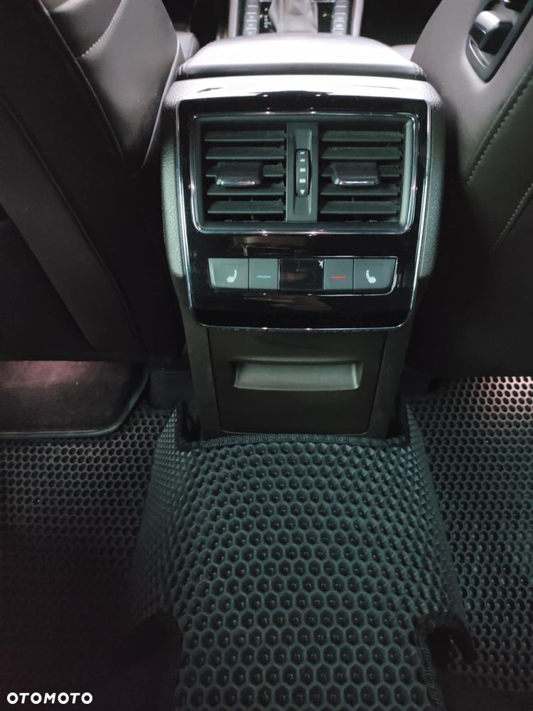 Skoda Superb 2.0 TSI 4x4 L&K DSG - 12