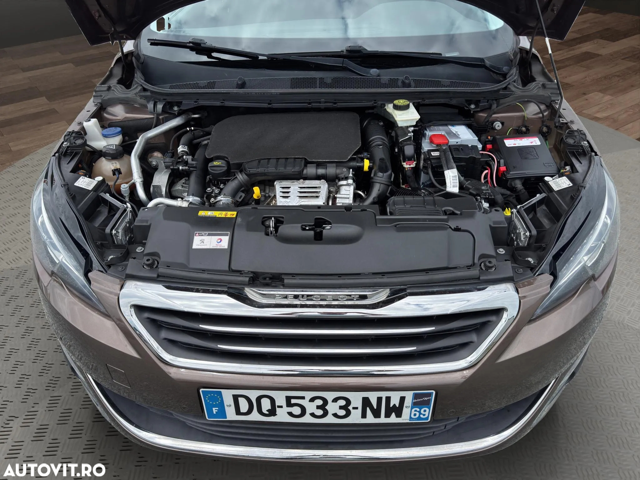 Peugeot 308 1.2 L PureTech Turbo Allure Aut. - 14