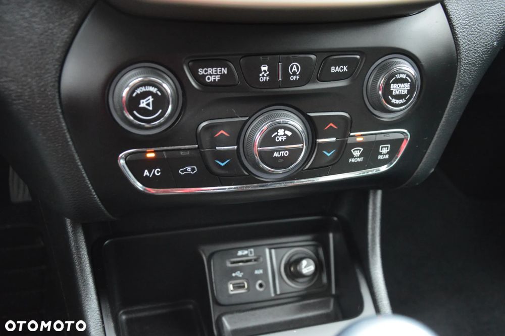 Jeep Cherokee 2.0 Multijet Longitude - 26