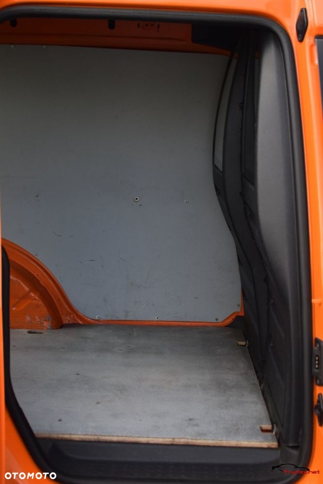 Volkswagen Caddy - 18