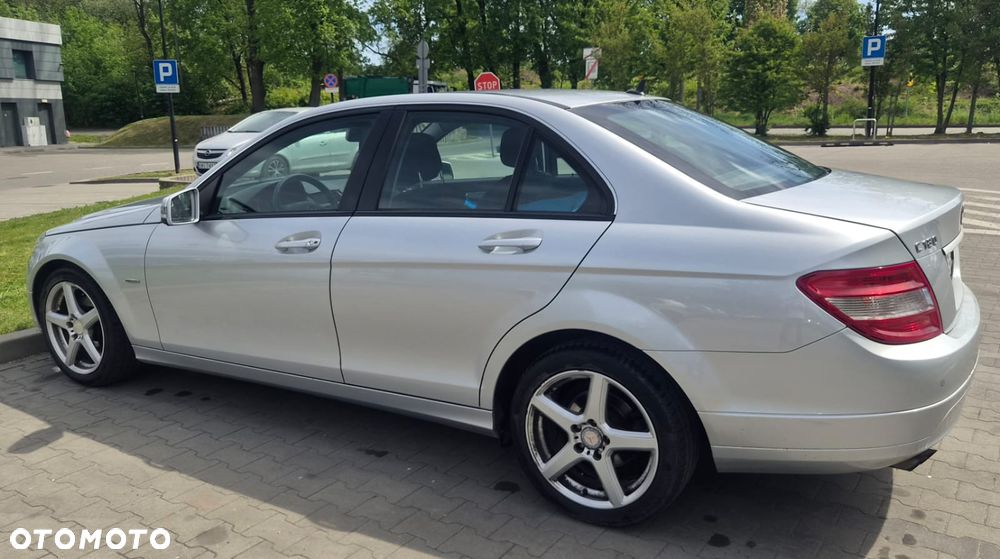 Mercedes-Benz Klasa C 180 CGI Automatik BlueEFFICIENCY - 4
