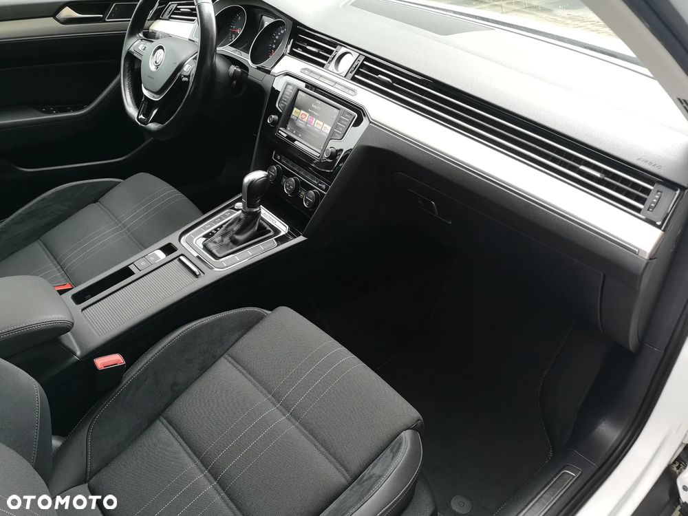 Volkswagen Passat Alltrack 2.0 TDI SCR 4Motion DSG - 16