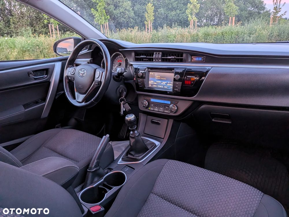 Toyota Corolla 1.6 Prestige EU6 - 24