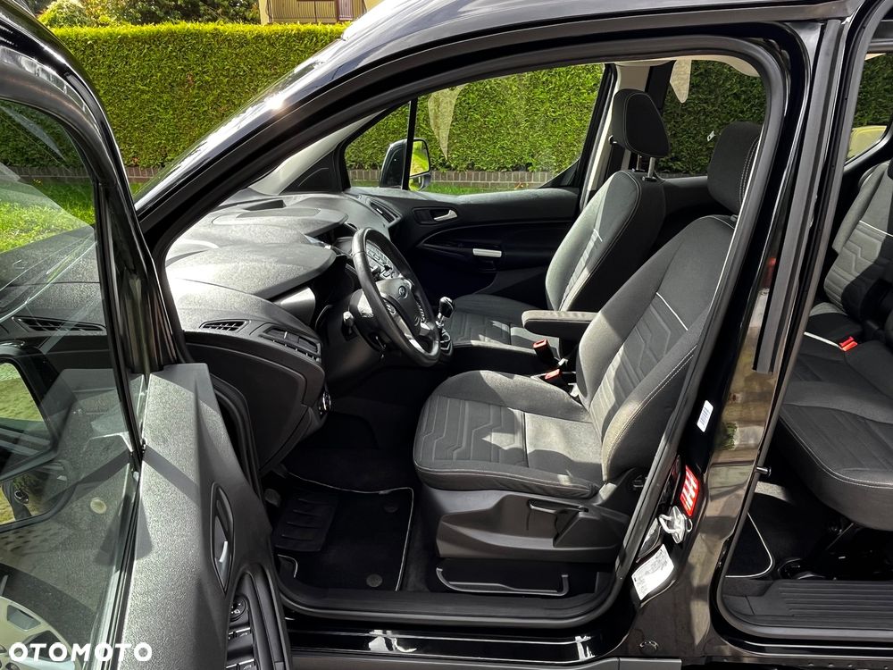 Ford Tourneo Connect Grand - 13
