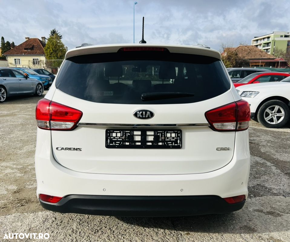 Kia Carens - 13