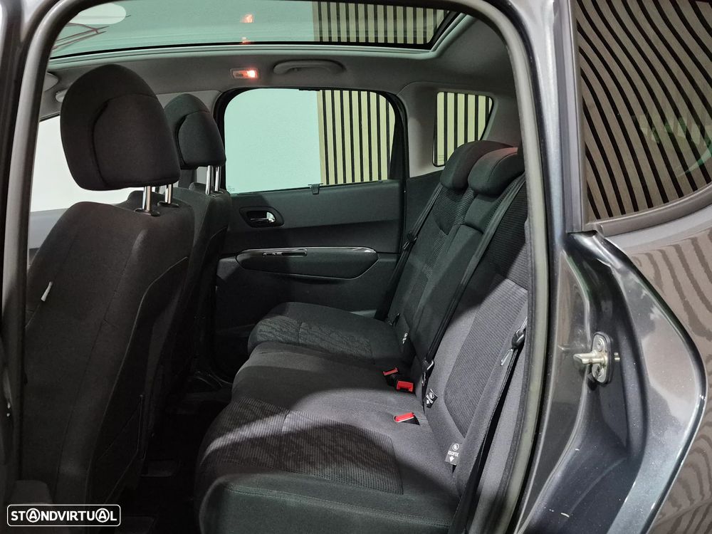 Peugeot 3008 1.6 HDi Style - 16