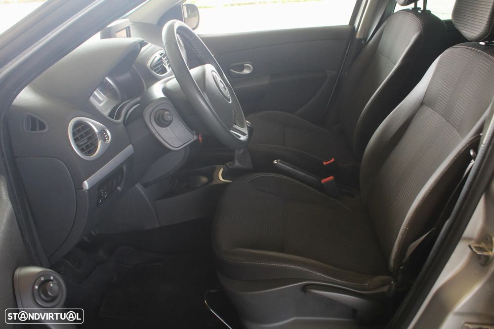 Renault Clio Break 1.5 dCi Dynamique S - 23