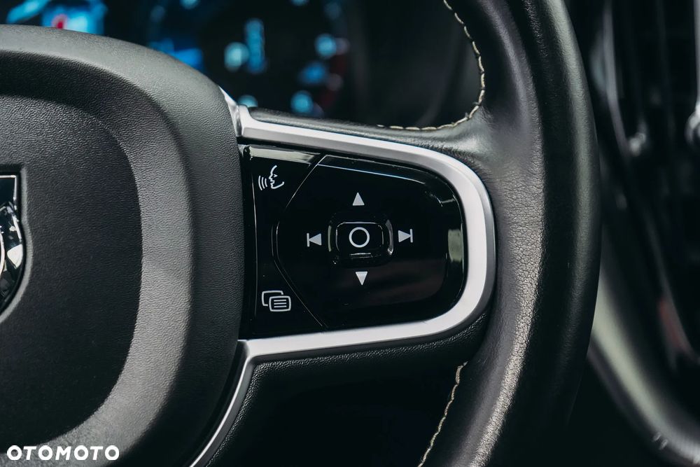 Volvo XC 60 B4 D AWD Geartronic RDesign - 21