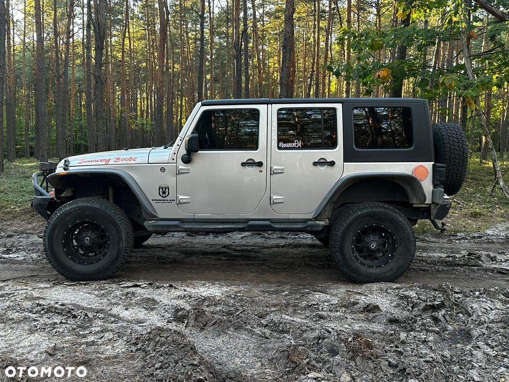 Jeep Wrangler Unlimited 3.8 Sahara - 3