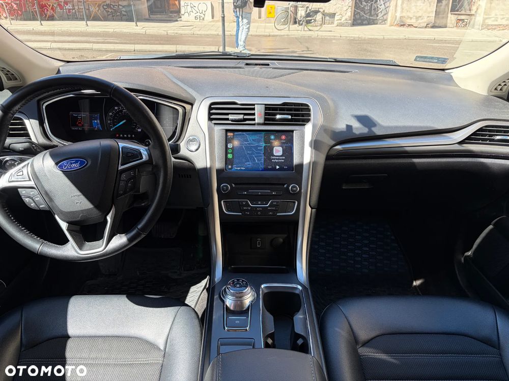Ford Fusion - 12
