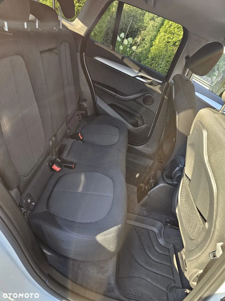 BMW X1 sDrive18i GPF Advantage - 10