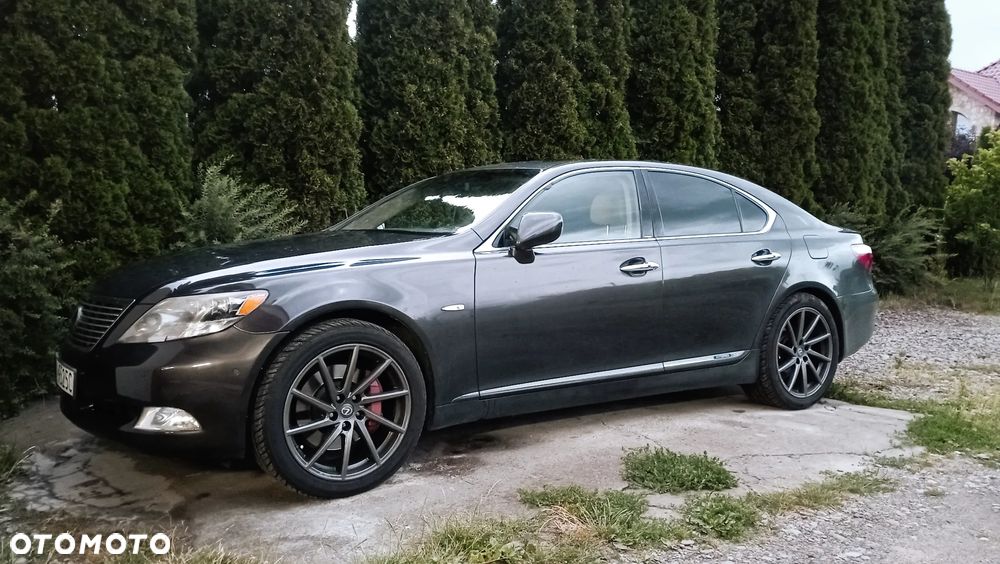 Lexus LS - 26