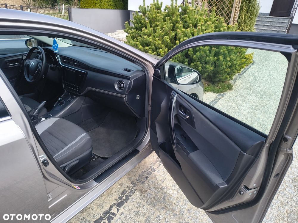 Toyota Auris - 2