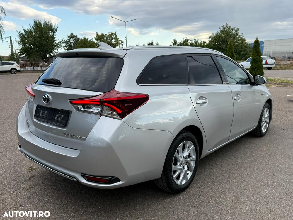 Toyota Auris 1.8 L VVT-i Sol + - 2