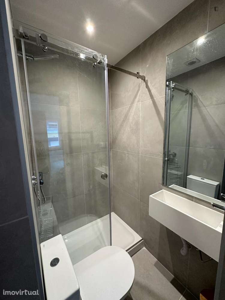 Quarto - localizado em Almada Lisbon - Grande imagem: 5/15