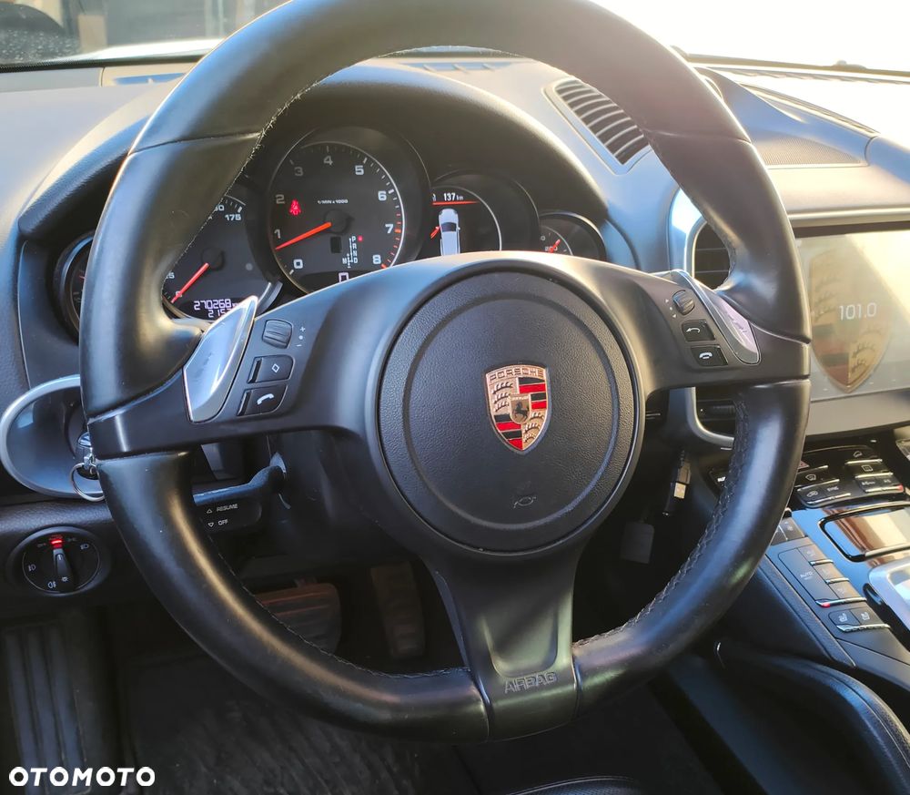 Porsche Cayenne - 16