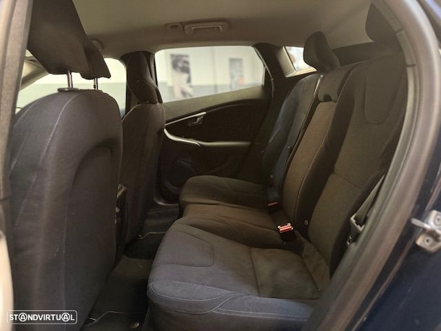 Volvo V40 D2 Kinetic - 14