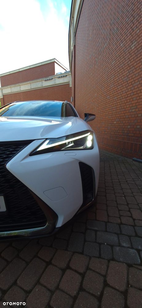Lexus UX - 18