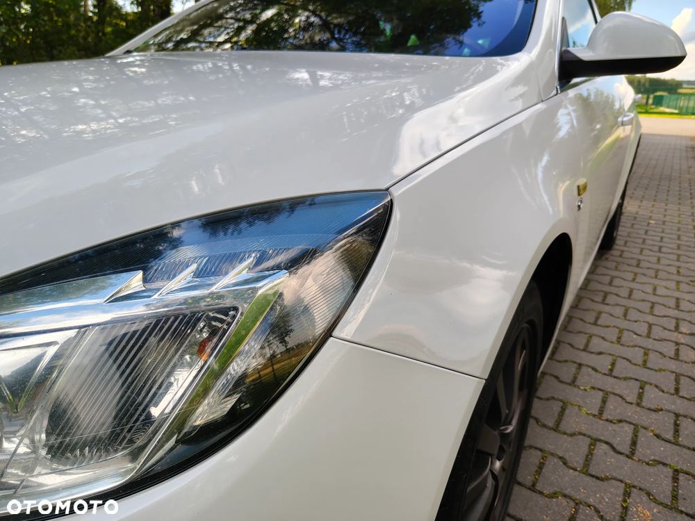 Opel Insignia 2.0 T SportsTourer 4x4 ecoFLEX Start/Stop Design Edition - 11