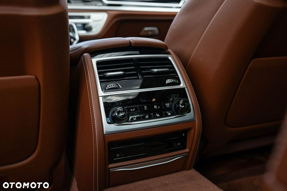 BMW Seria 7 750Ld xDrive - 36