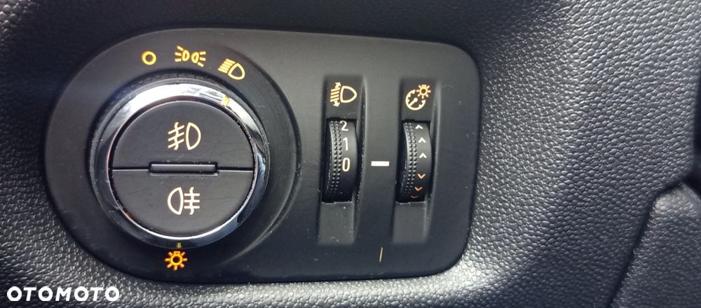 Opel Corsa 1.4 16V Sport - 18