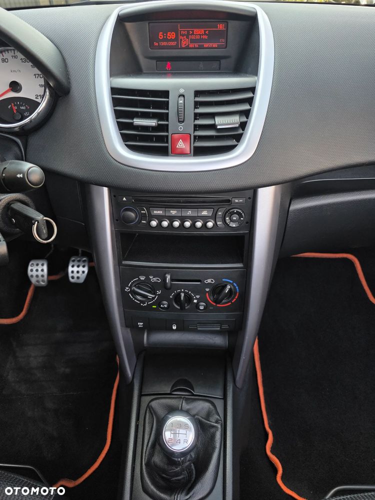 Peugeot 207 CC 1.6 Intense - 16