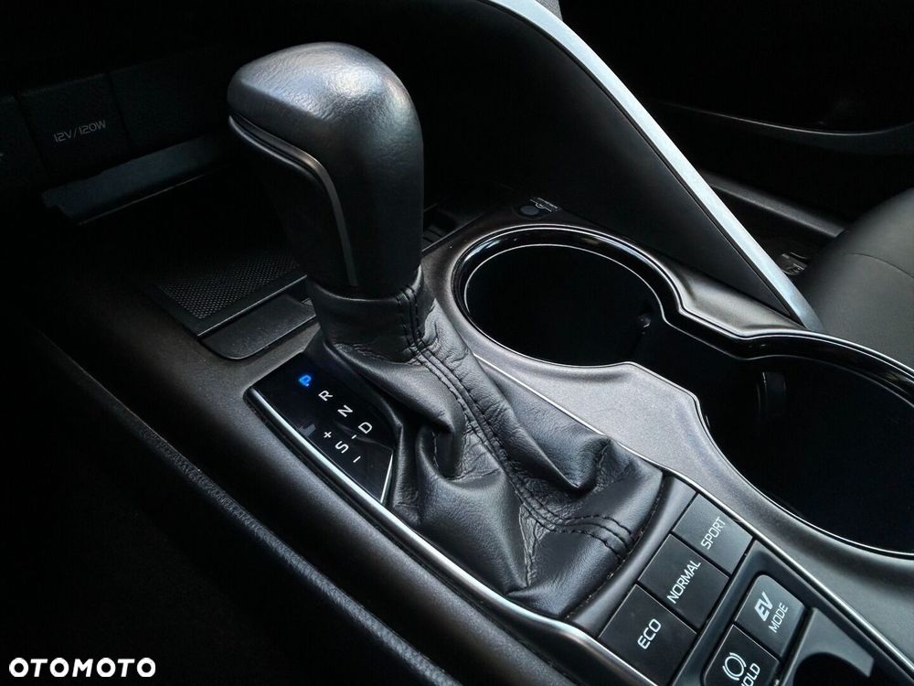 Toyota Camry 2.5 Hybrid Comfort CVT - 23