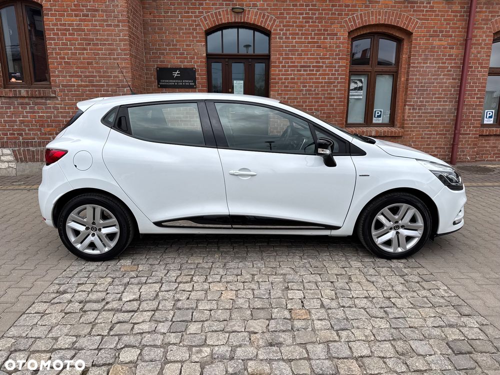 Renault Clio 1.2 16V 75 Limited - 7