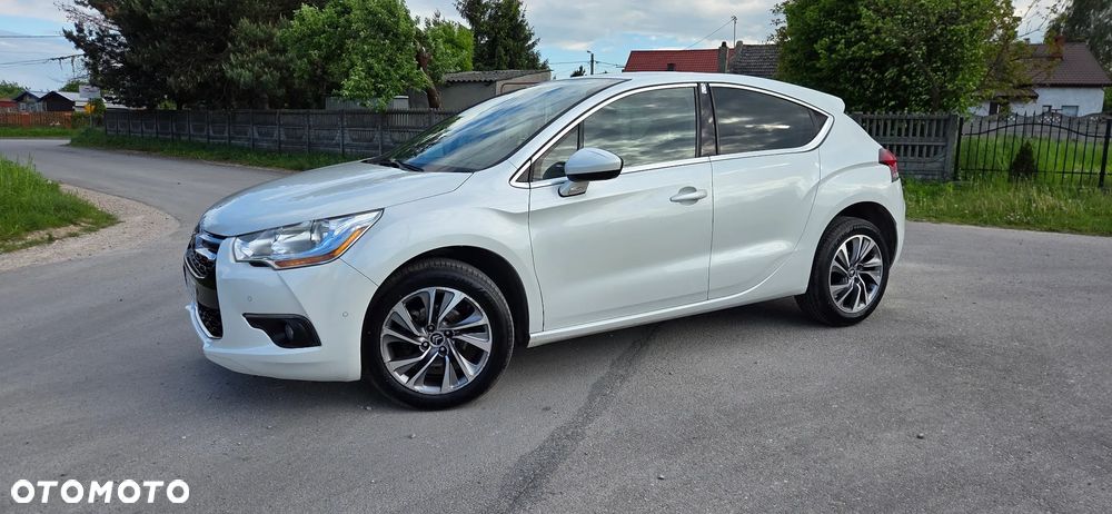 Citroën DS4 e-HDi 110 SoChic - 3