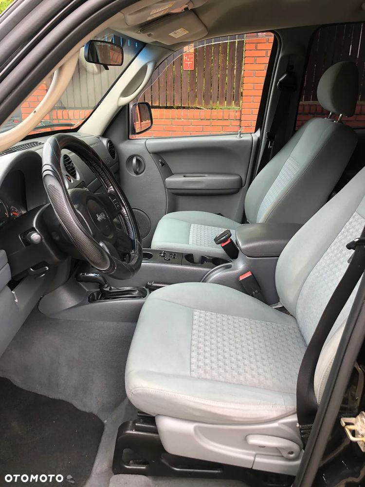 Jeep Cherokee - 9