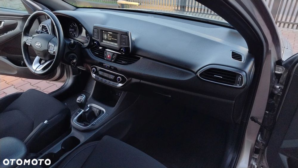 Hyundai i30 1.4 BlueDrive Go - 38