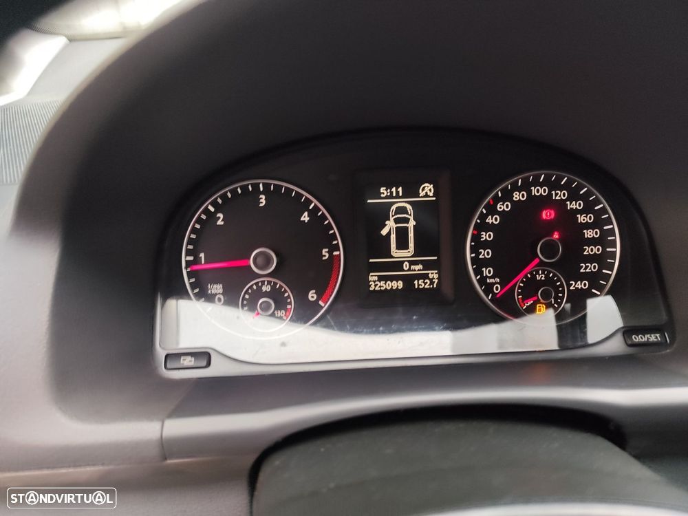 VW Touran 1.6 TDI DPF BlueMotion Highline - 4