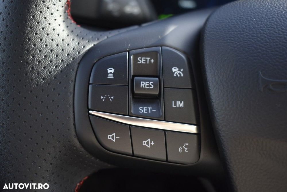 Ford Kuga 2.5 Duratec FWD PHEV ST-Line X - 24