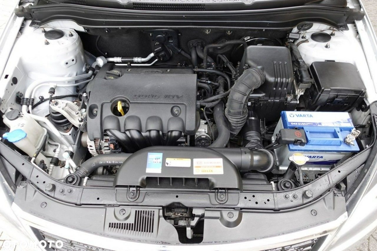 Kia Ceed - 10