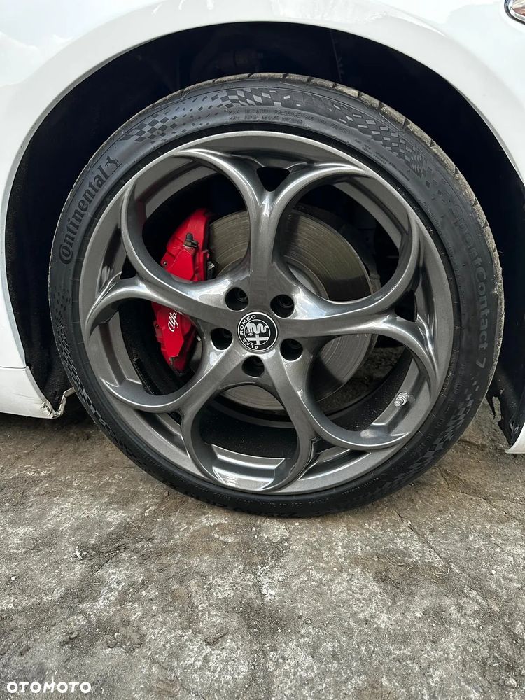 Alfa Romeo Giulia - 15