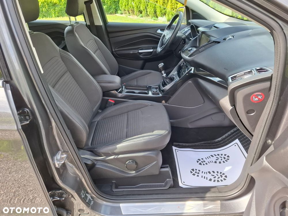 Ford Kuga 1.5 TDCi 2x4 Titanium - 26