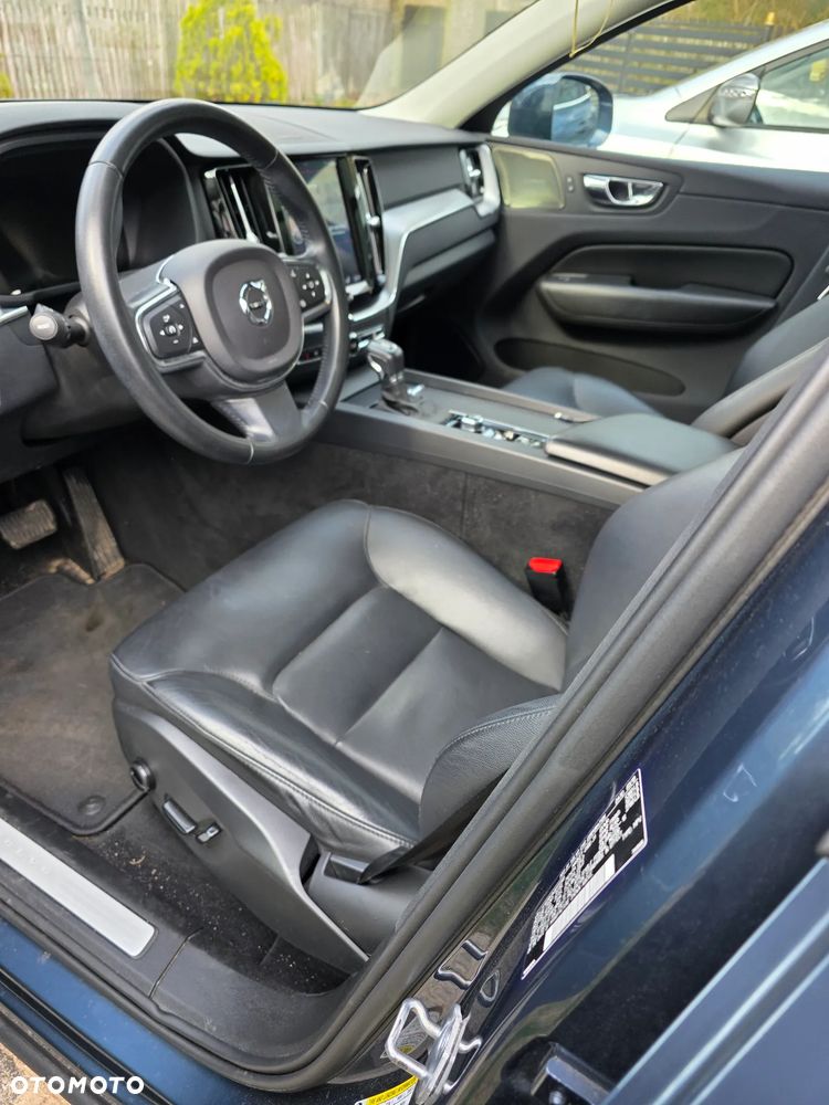 Volvo XC 60 T5 AWD Momentum - 5